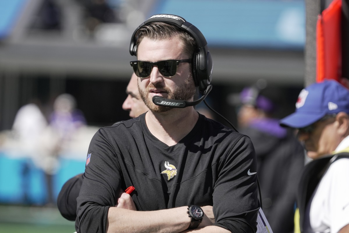 Minnesota Vikings quarterbacks coach Andrew Janocko on the sidelines.